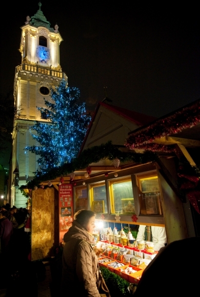 Bratislava ožila vianočnými trhmi