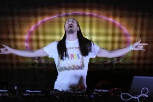 DJ Steve Aoki