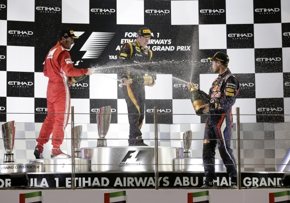 Kimi Räikkönen triumfoval v Abú Zabí