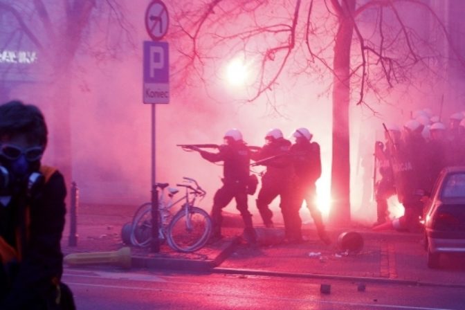 Násilie v uliciach Varšavy