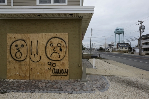 Počet obetí Sandy v USA sa blíži k stovke
