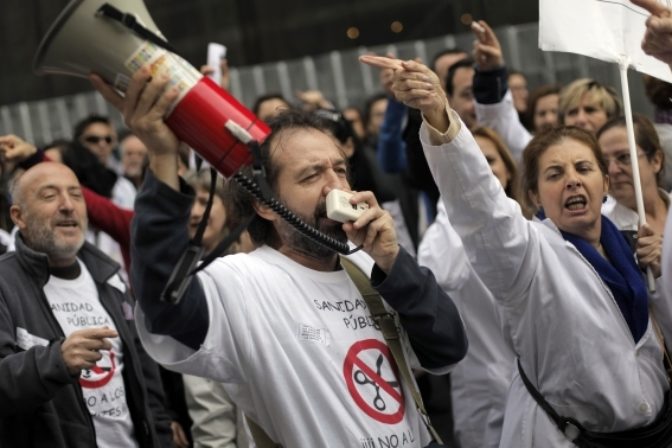 Protest španielskych lekárov a sestier