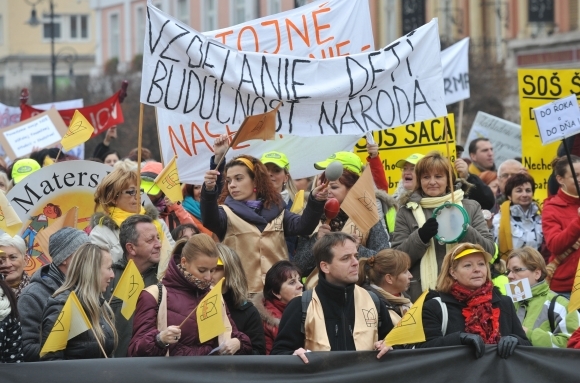 V Košiciach protestovali tisícky učiteľov