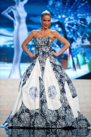 Finalistky Miss Universe v národných šatách