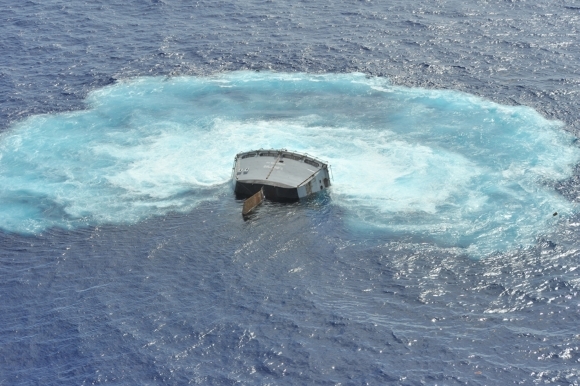 Torpédo potopilo americkú loď