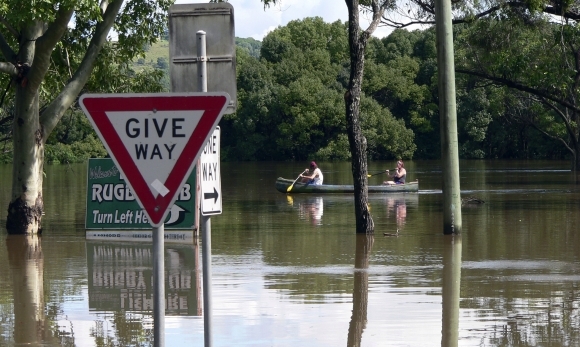 Austráliu sužujú povodne