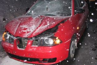 Auto_nehoda_sneh