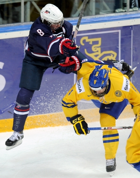 Hokejisti USA porazili vo finále Švédov 3:1