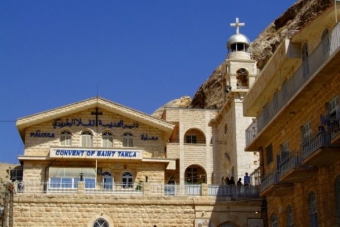 Maalula, Sejdnaja: Kresťanské kríže nad Sýriou