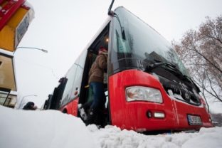 Sneh komplikuje Bratislavčanom život
