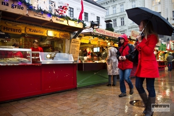 V Bratislave začali Vianočné trhy