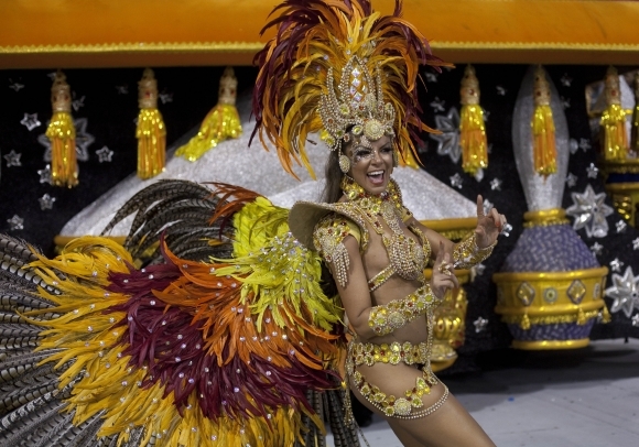 Samba, masky a hudba ovládli São Paulo