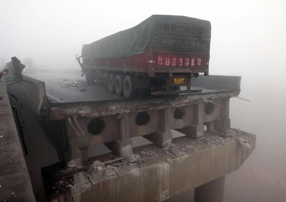 Zrútený most v Číne