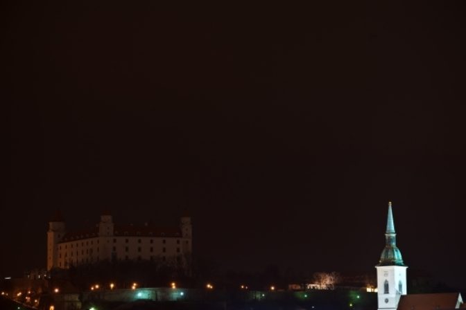 Bratislavský hrad zmizol v tme
