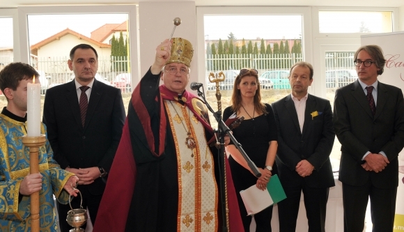 Budovu požehnal prešovský arcibiskup Ján Babjak.