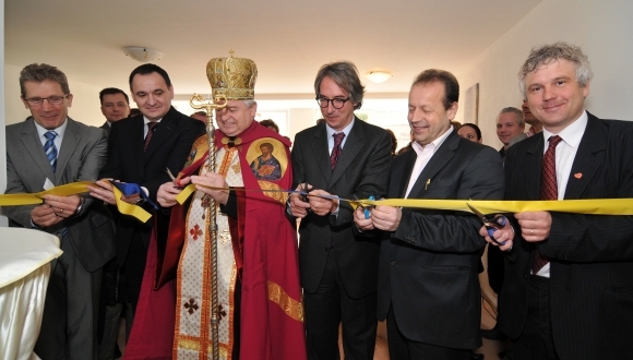 Budovu požehnal prešovský arcibiskup Ján Babjak.