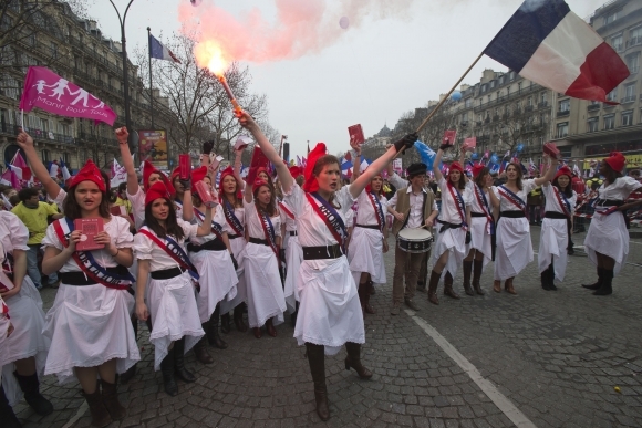 Francúzi chcú referendum o gay svadbách