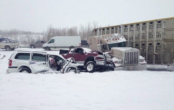 Hromadná havária na kanadskej diaľnici