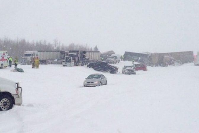 Hromadná havária na kanadskej diaľnici