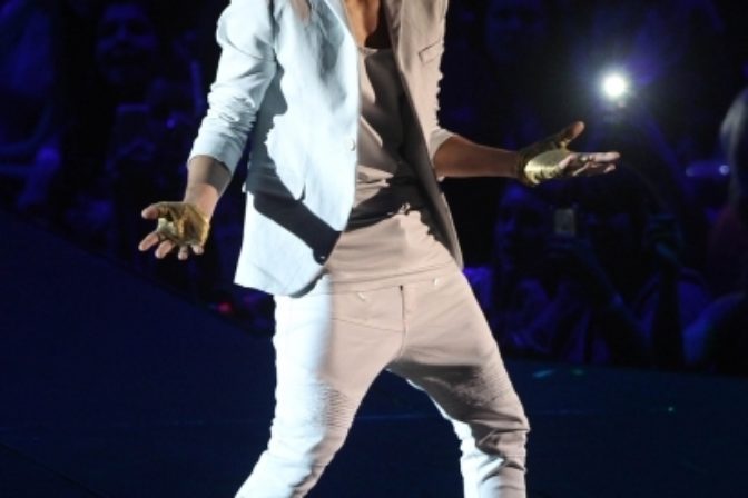 Justin Bieber počas londýnskeho koncertu