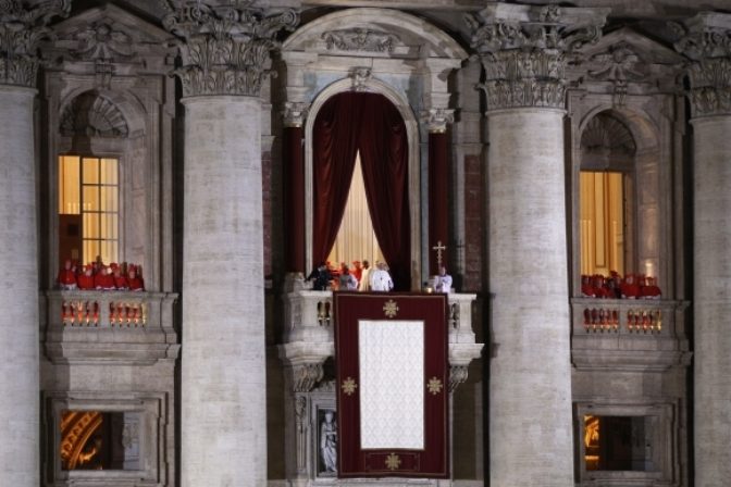 Nástupca Benedikta XVI. pozdravil veriacih