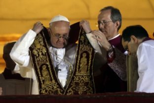 Nástupca Benedikta XVI. pozdravil veriacih