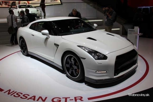 Nissan GT R