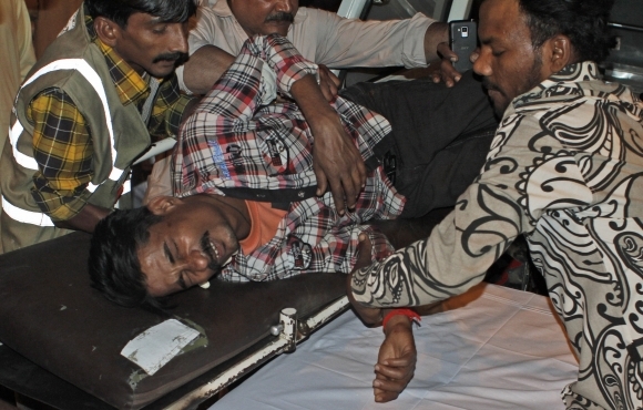 Pakistanom otriasli výbuchy