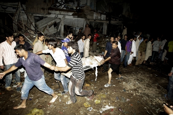 Pakistanom otriasli výbuchy