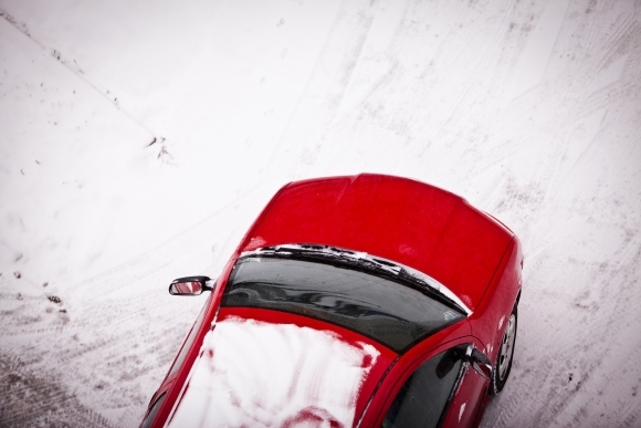 Sneh, auto,zima