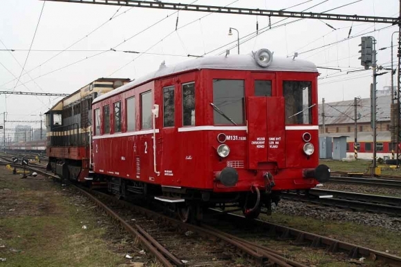 Historický motorový vlak Ľubka