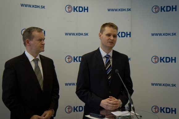 Zľava: Podpredseda KDH Július Brocka a Miloš Morav