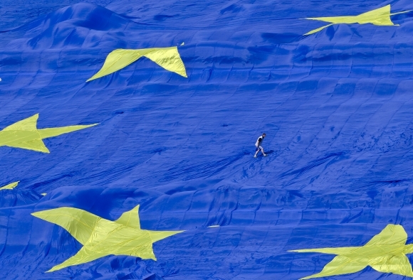 EÚ, zástava