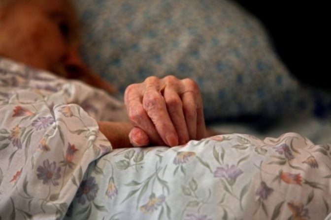 Staroba, dôchodca, hospic