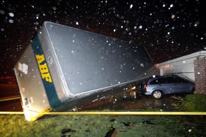 Tornádo spôsobilo veľké materiálne škody