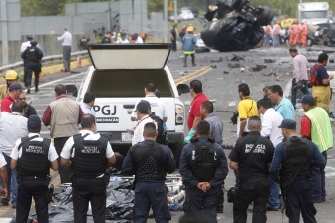 Nákladné auto narazilo v Mexiku do demonštrantov