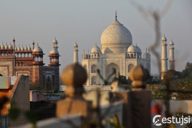 India: Do ulíc so slúchadlami na uši