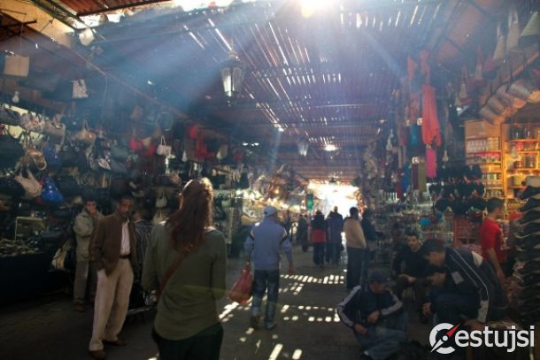 Marakéš: Marocké mesto zábavy v noci ožíva