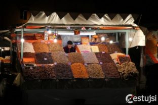 Marakéš: Marocké mesto zábavy v noci ožíva