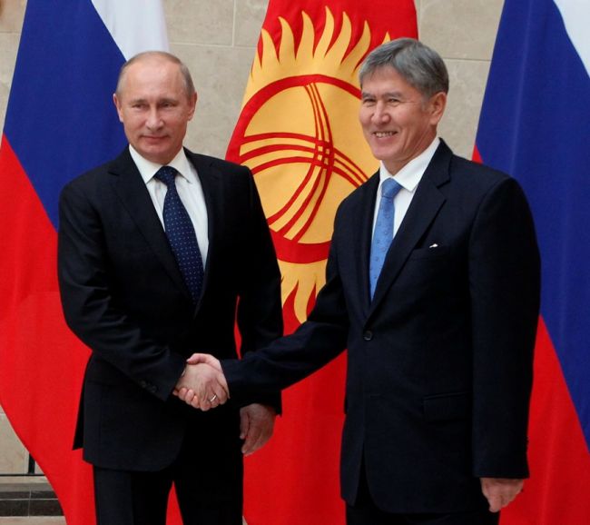 Prezident Rusko Vladimír Putin Kirgizstan Almazbek Atambajev
