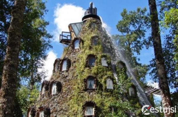 Vodná sopka na 'čarovnom vrchu' v Čile ukrýva osobitý hotel