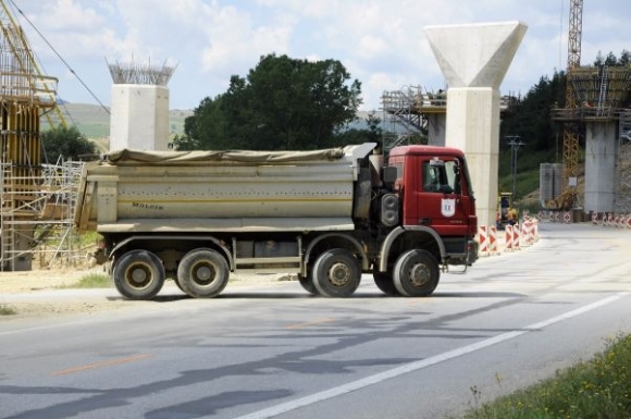 Výstavba diaľnice D1 Fričovce – Svinia