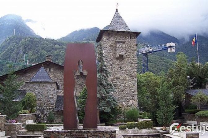 Andorra la Vella – trpaslík zo skál