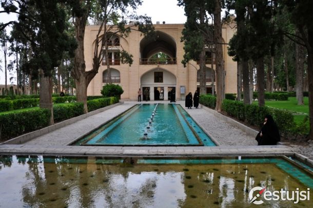 Iránsky Kašan: More palácov a záhrad