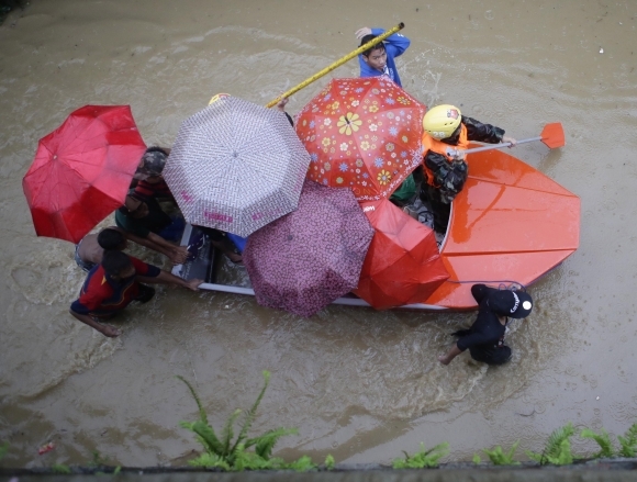 Manilu zaliala voda