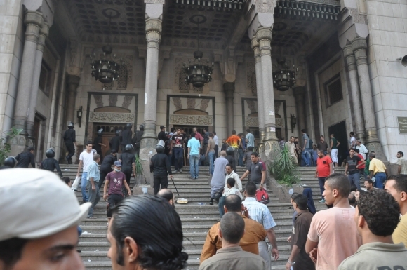 Násilnosti v Egypte pokračujú