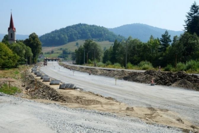 Výstavba cesty pri Mníšku nad Popradom