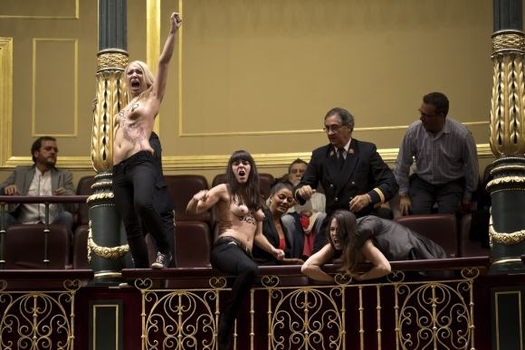 Femen, interupcie