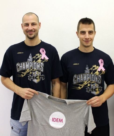 Hokejisti Zvolena podporili boj proti rakovine prs
