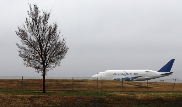 Boeing pristál v Kansase